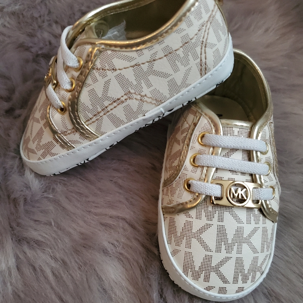 Infant sneakers